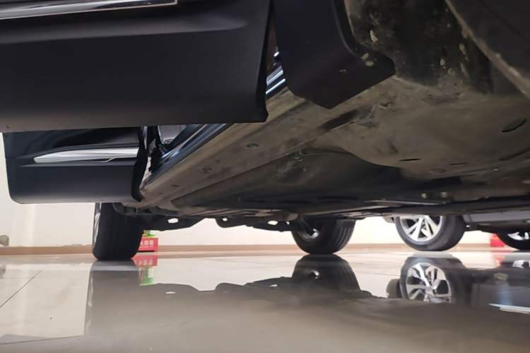 Used Buick Envision 2022 Facelift Encore S 552T Two-Wheel-Drive Luxury Model Right Side Sill