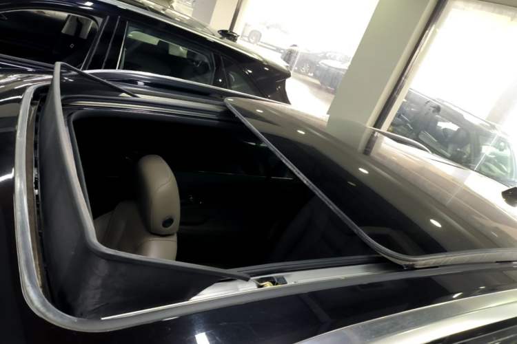 Used Buick Envision 2022 Encore Plus 652T Five-Seat Luxury Model Roof