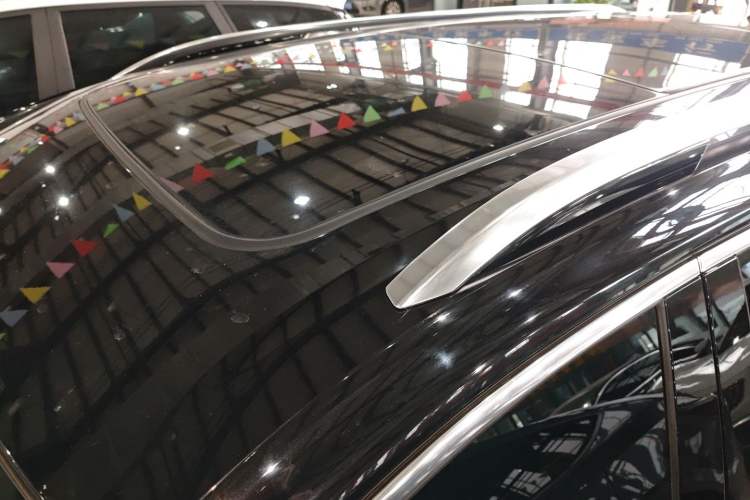 Used Buick Envision 2022 Encore Plus 652T Five-Seat Luxury Model Roof