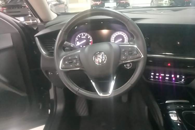 Used Buick Envision 2022 Encore Plus 652T Five-Seat Luxury Model Steering Wheel