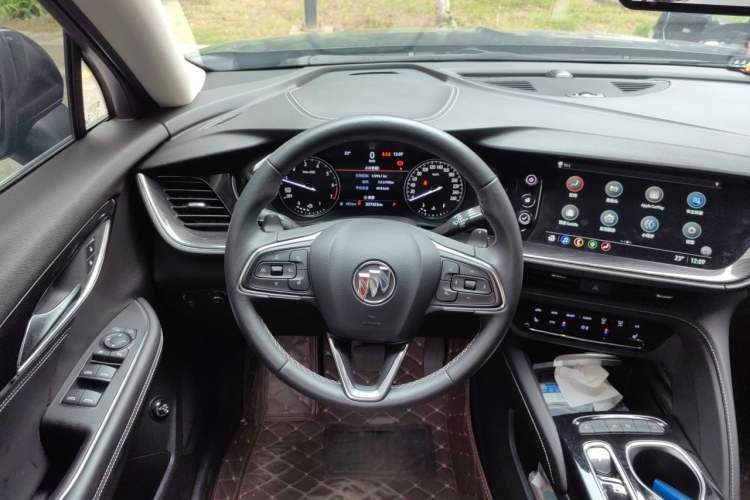 Used Buick Envision 2022 Encore Plus 652T Five-Seat Luxury Model Steering Wheel
