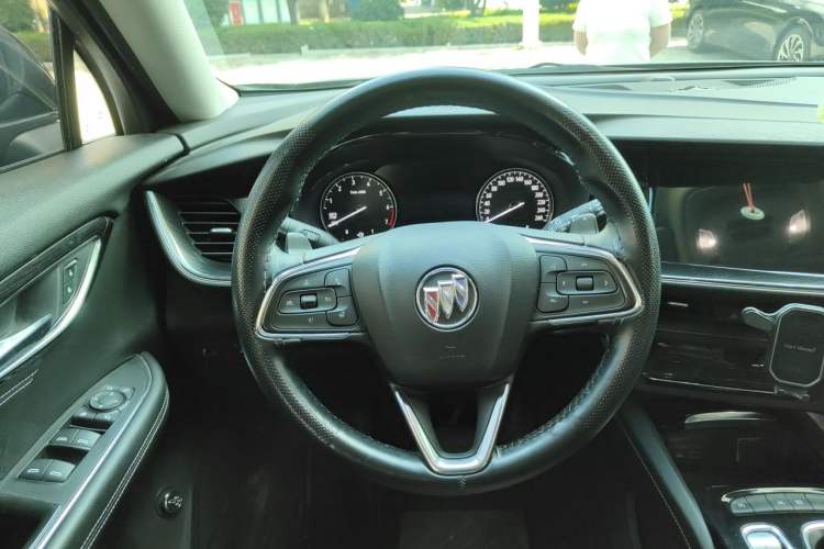 Used Buick Envision 2022 Encore Plus 652T Five-Seat Luxury Model Steering Wheel