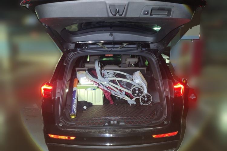 Used Buick Envision 2022 Encore Plus 652T Five-Seat Luxury Model Trunk