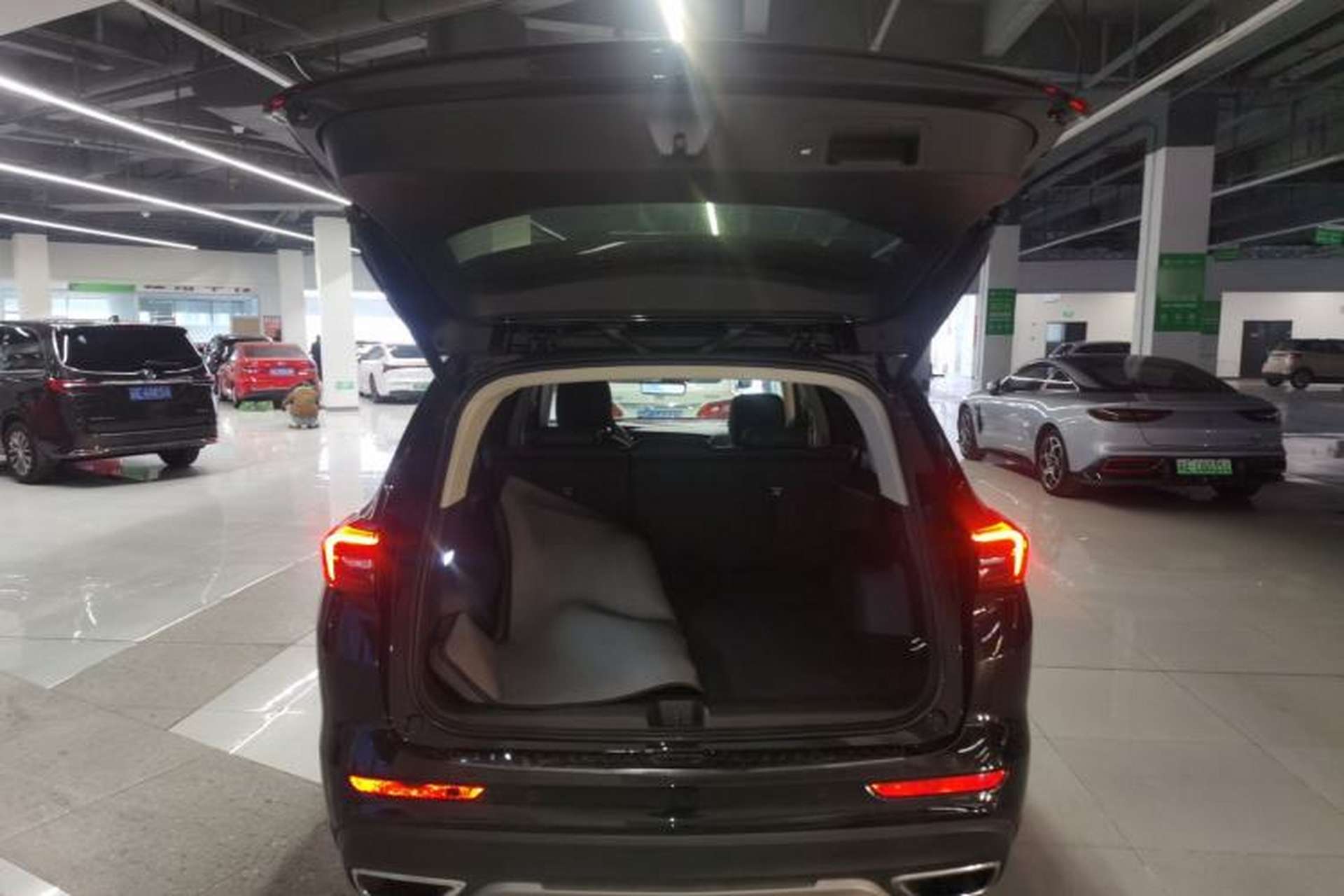 Used Buick Envision 2022 Encore Plus 652T Five-Seat Luxury Model Trunk