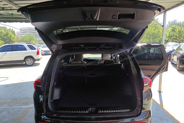 Used Buick Envision 2022 Encore Plus 652T Five-Seat Luxury Model Trunk