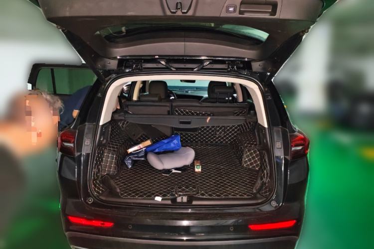 Used Buick Envision 2022 Encore Plus 652T Five-Seat All-Wheel-Drive Luxury Model Trunk