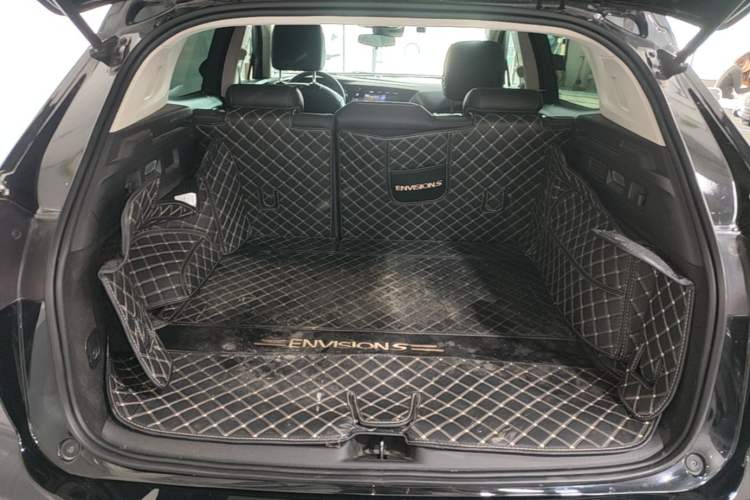 Used Buick Envision 2022 Encore S 552T Two-Wheel-Drive Luxury Model Trunk