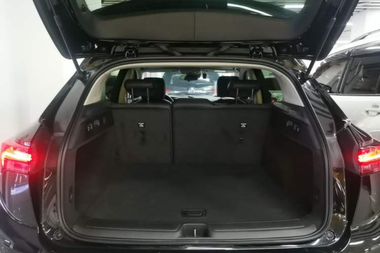 Used Buick Envision 2022 Facelift Encore S 552T Two-Wheel-Drive Luxury Model Trunk