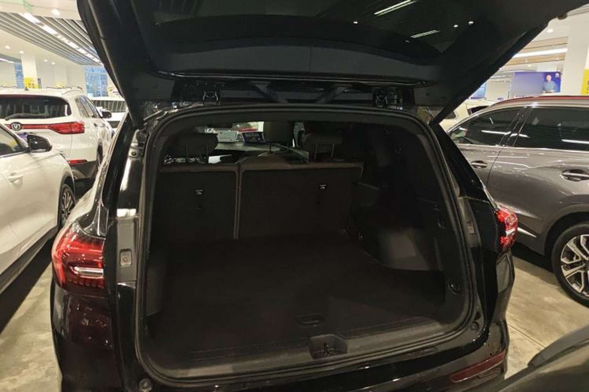 Used Buick Envision 2022 Encore Plus 652T Five-Seat Luxury Model Trunk