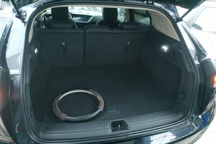 Used Buick Envision 2022 Facelift Encore S 552T Two-Wheel Drive Elite Model Trunk