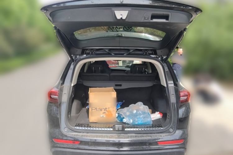Used Buick Envision 2022 Encore Plus 652T Five-Seat Luxury Model Trunk