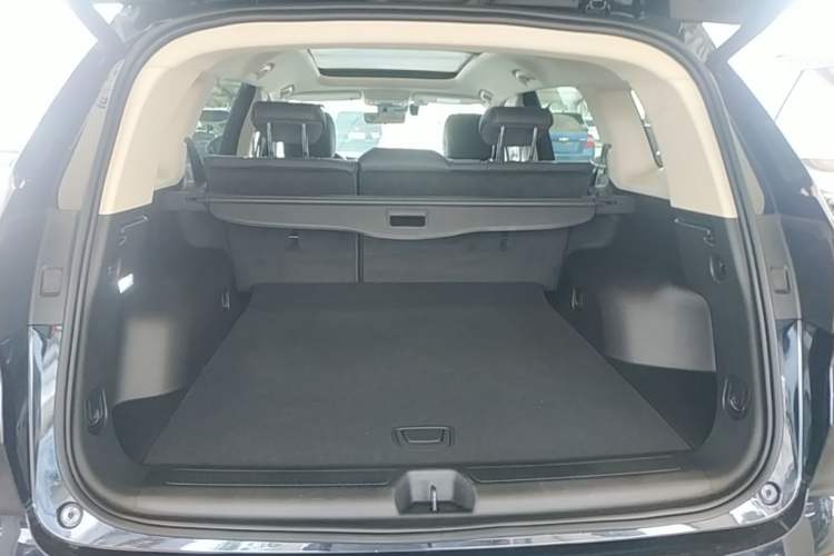Used Buick Envision 2022 Encore Plus 652T Five-Seat Luxury Model Trunk