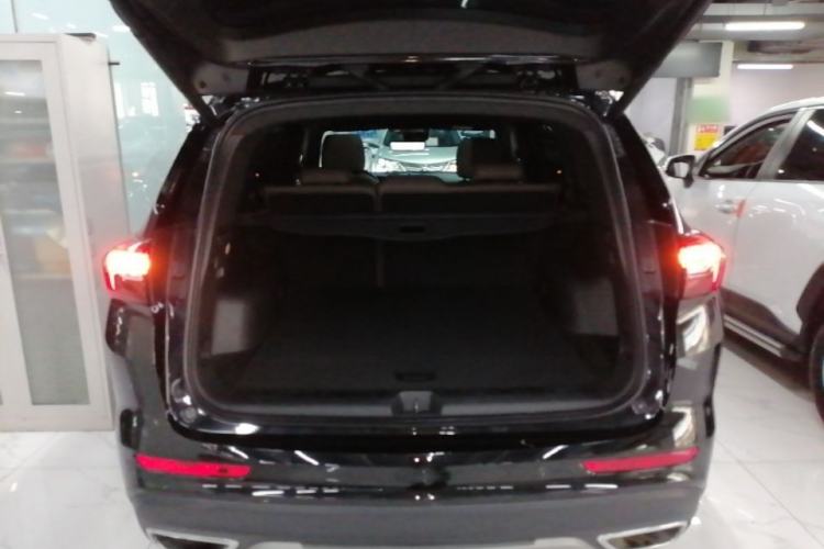 Used Buick Envision 2022 Encore Plus 652T Five-Seat Luxury Model Trunk