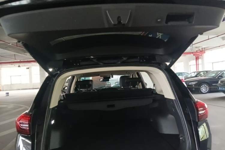 Used Buick Envision 2022 Encore Plus 652T Five-Seat Luxury Model Trunk