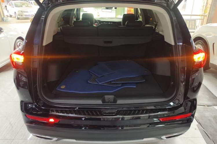 Used Buick Envision 2022 Encore Plus 652T Five-Seat Luxury Model Trunk