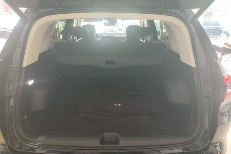 Used Buick Envision 2022 Encore Plus 652T Five-Seat Luxury Model Trunk