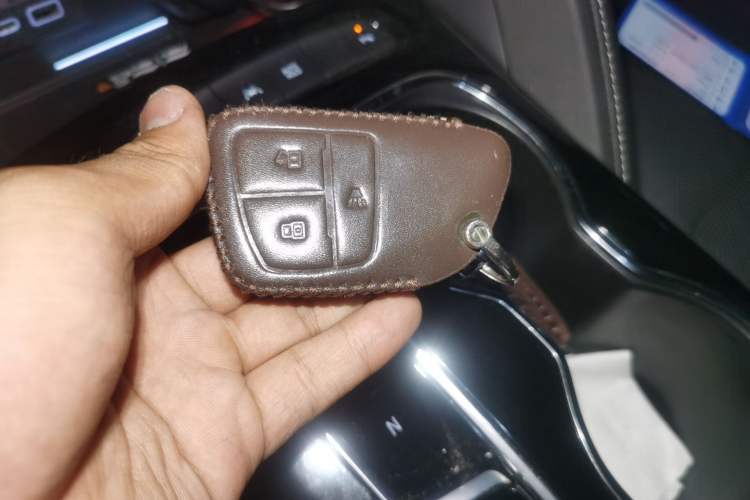 Used Buick Envision 2022 Facelift Encore S 552T Two-Wheel-Drive Luxury Model Vehicle Key