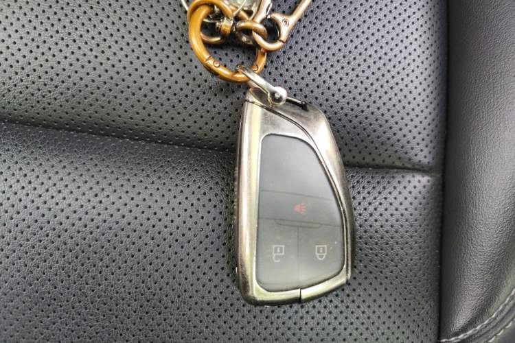 Used Buick Envision 2022 Encore S 552T Two-Wheel-Drive Luxury Model Vehicle Key