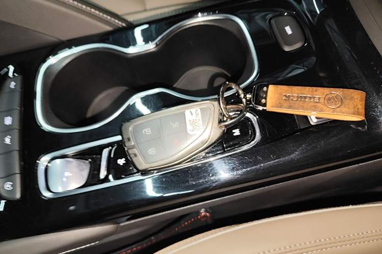 Used Buick Envision 2022 Encore Plus 652T Five-Seat Luxury Model Vehicle Key