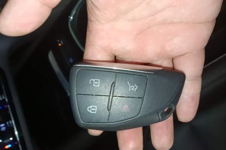 Used Buick Envision 2022 Encore Plus 652T Five-Seat Luxury Model Vehicle Key