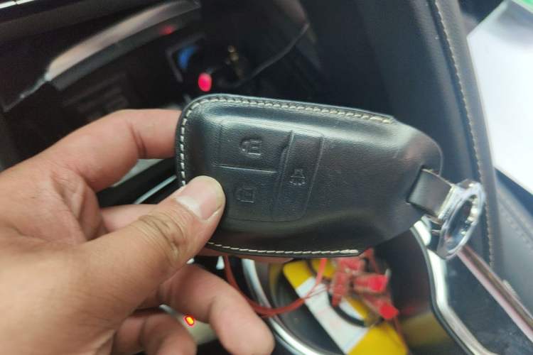 Used Buick Envision 2022 Encore S 552T Two-Wheel-Drive Luxury Model Vehicle Key