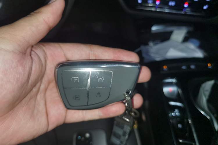 Used Buick Envision 2022 Encore S 652T Two-Wheel-Drive Luxury Model Vehicle Key