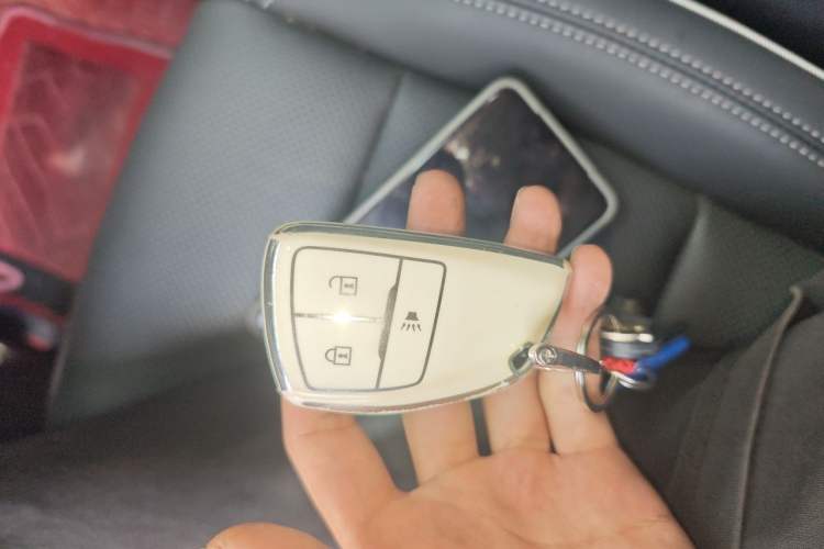 Used Buick Envision 2022 Encore S 552T Two-Wheel-Drive Luxury Model Vehicle Key
