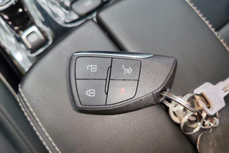 Used Buick Envision 2022 Encore Plus 652T Five-Seat All-Wheel-Drive Luxury Model Vehicle Key
