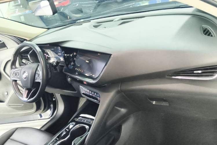 Used Buick Envision 2022 Encore Plus 652T Five-Seat Luxury Model Center Console