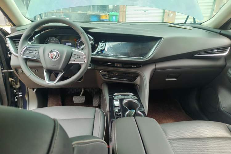 Used Buick Envision 2022 Encore Plus 652T Five-Seat Luxury Model Center Console