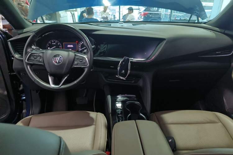 Used Buick Envision 2022 Encore Plus 652T Five-Seat Luxury Model Center Console