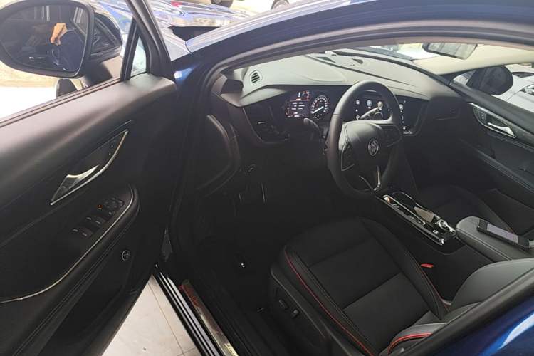 Used Buick Envision 2022 Encore S GS 4x4 Sport Edition Driver Seat