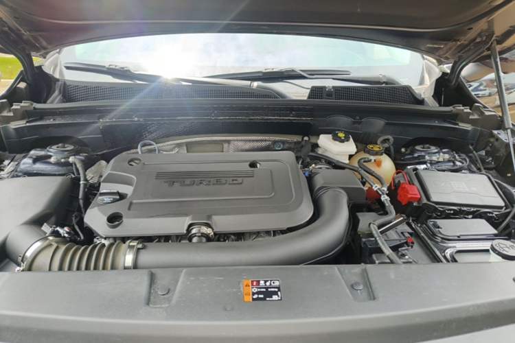 Used Buick Envision 2022 Encore Plus 652T Five-Seat Luxury Model Engine Bay