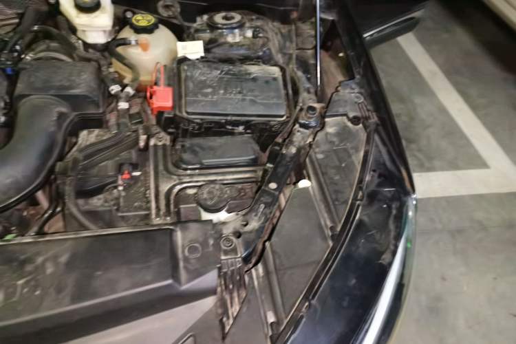Used Buick Envision 2022 Encore Plus 552T Five-Seat Luxury Model Engine Bay Left