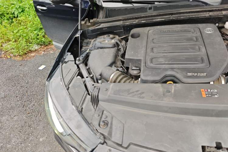 Used Buick Envision 2022 Encore Plus 552T Five-Seat Luxury Model Engine Bay Right