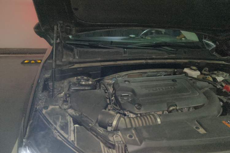 Used Buick Envision 2022 Encore S 652T Two-Wheel-Drive Luxury Model Engine Bay Right