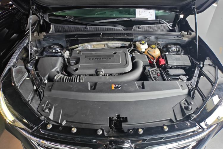 Used Buick Envision 2022 Encore Plus 652T Five-Seat Luxury Model Engine Bay