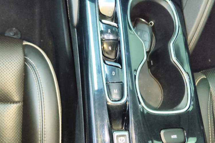 Used Buick Envision 2022 Encore Plus 652T Five-Seat Luxury Model Gear Lever