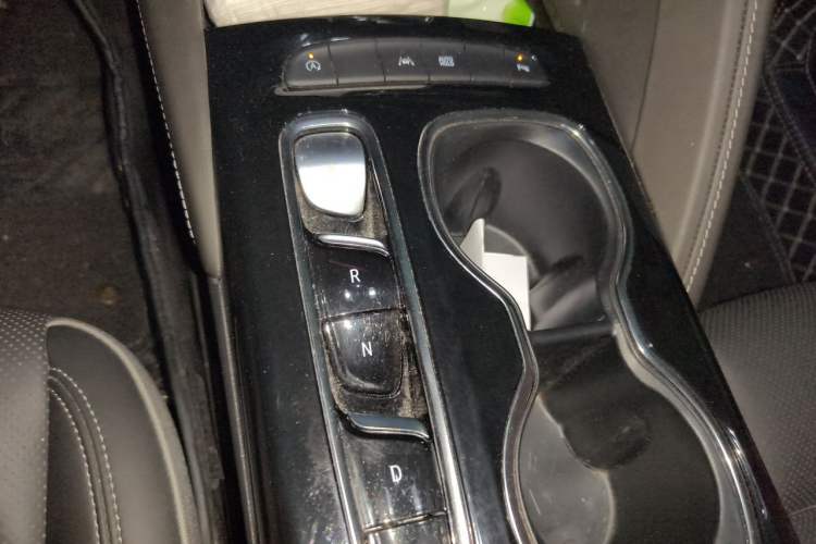 Used Buick Envision 2022 Encore S 652T Two-Wheel-Drive Luxury Model Gear Lever