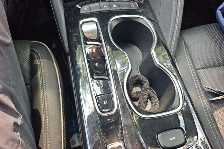 Used Buick Envision 2022 Encore Plus 652T Five-Seat Luxury Model Gear Lever