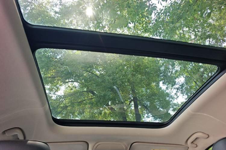 Used Buick Envision 2022 Encore Plus 652T Five-Seat Luxury Model Headliner