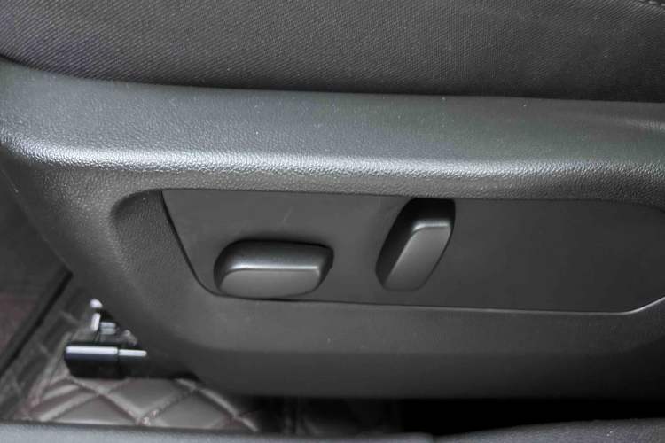 Used Buick Envision 2022 Facelift Encore S 652T Two-Wheel-Drive Luxury Model Interior 8