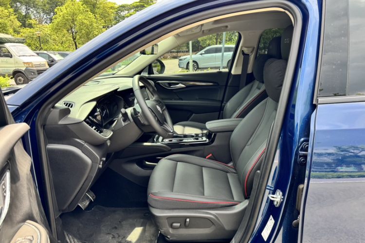 Used Buick Envision 2022 Encore S GS 4x4 Sport Edition Interior 8