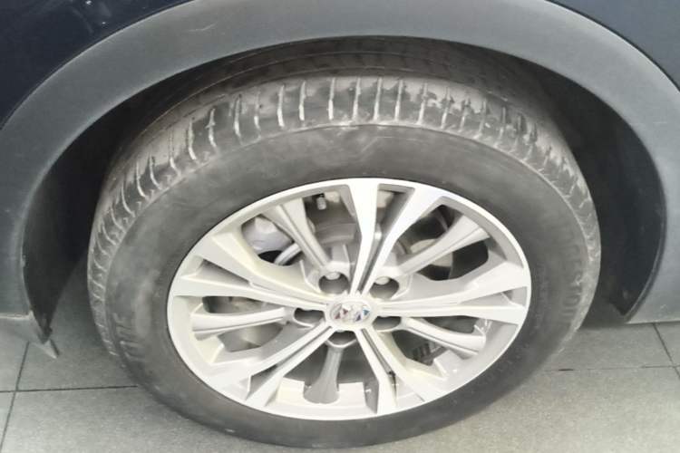 Used Buick Envision 2022 Encore Plus 652T Five-Seat Luxury Model Left Front Wheel Hub