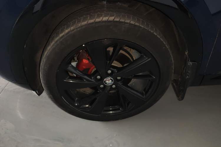 Used Buick Envision 2022 Encore S GS 4x4 Sport Edition Left Front Wheel Hub