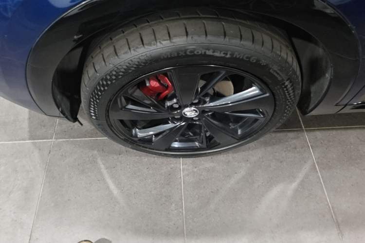 Used Buick Envision 2022 Encore S GS 4x4 Sport Edition Left Front Wheel Hub