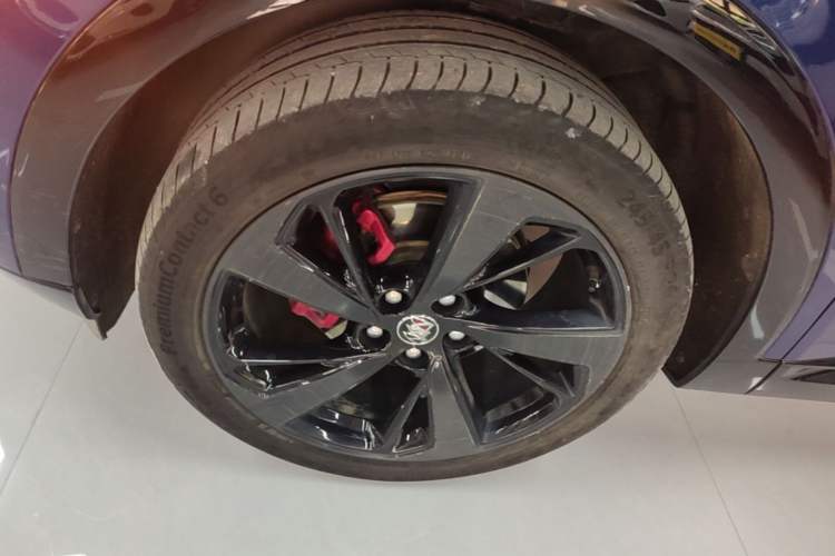 Used Buick Envision 2022 Encore S GS 4x4 Sport Edition Left Front Wheel Hub
