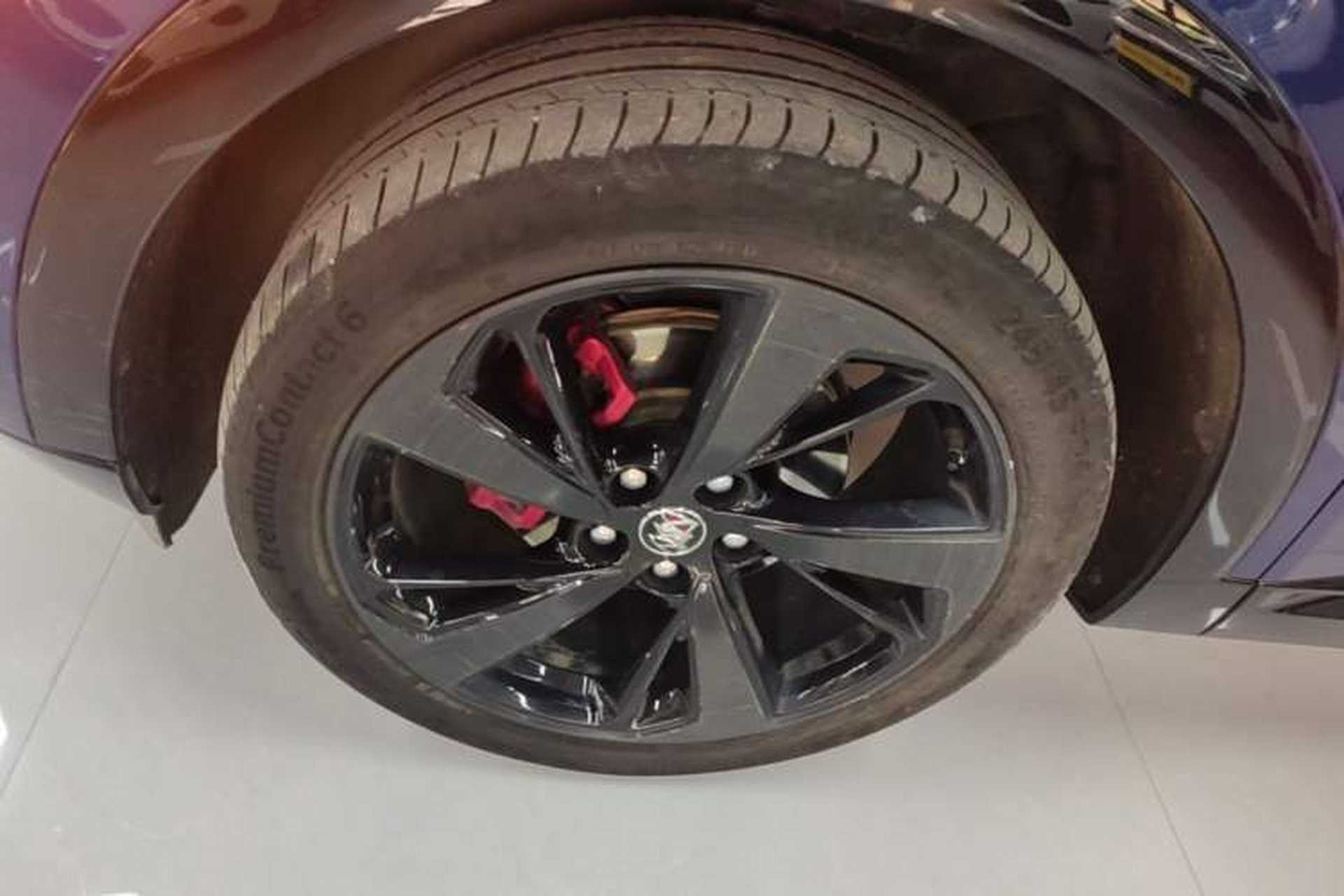 Used Buick Envision 2022 Encore S GS 4x4 Sport Edition Left Front Wheel Hub