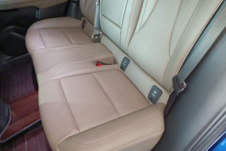 Used Buick Envision 2022 Encore Plus 652T Five-Seat Luxury Model Left Rear Seat
