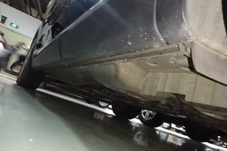 Used Buick Envision 2022 Encore Plus 552T Five-Seat Luxury Model Left Side Sill
